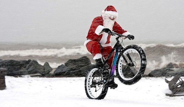 christmas cycling
