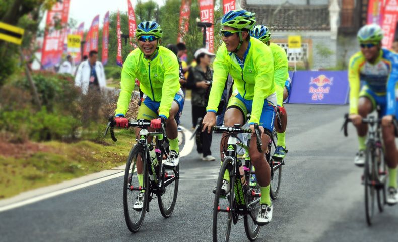 hi vis cycling jersey