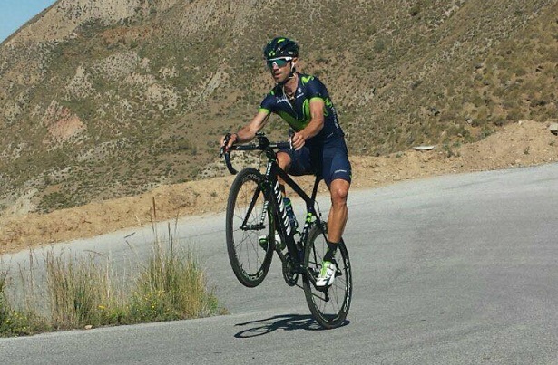 wheelie-Alejandro-Valverde.jpg