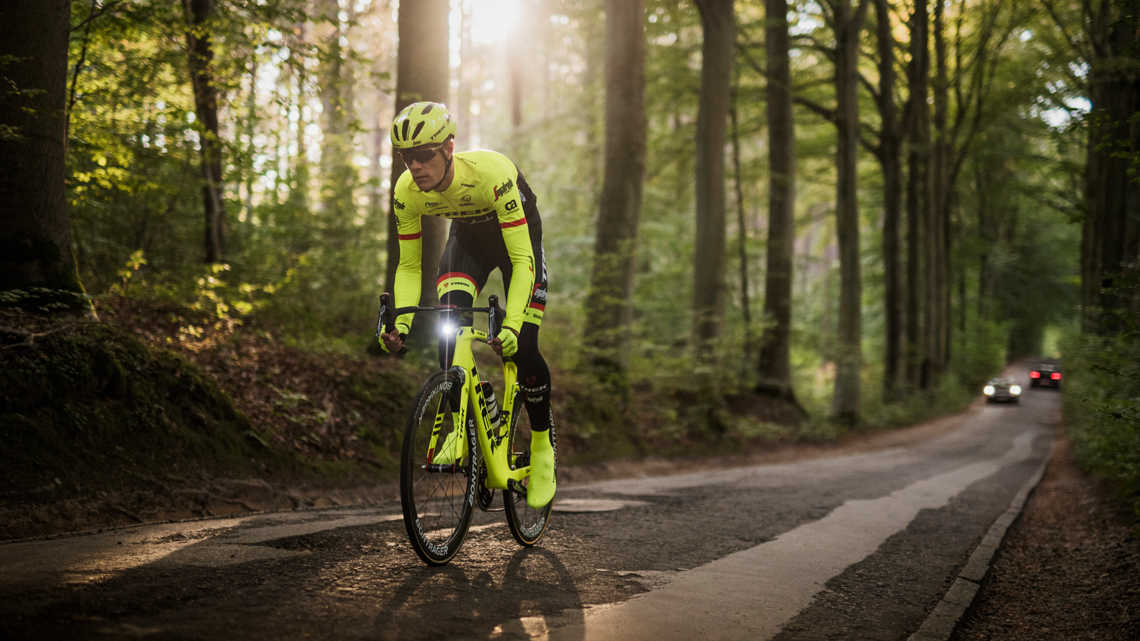 high visibility cycling clothing