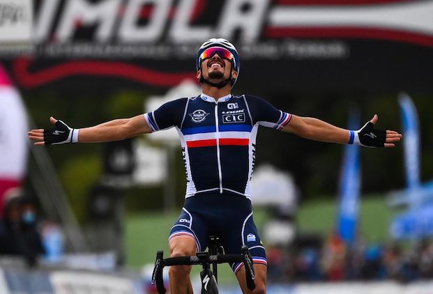 Julian Alaphilippe wins world title with late attack ...