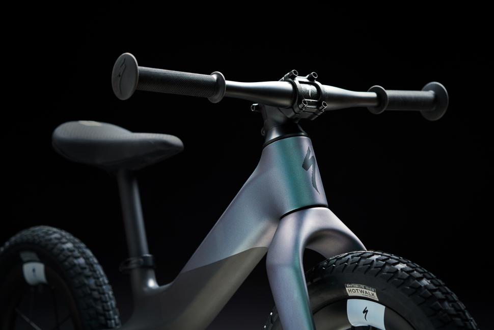 specialized carbon fiber mountain bike