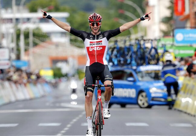 Van Moer solos to victory in the opening stage of the Criterium du ...