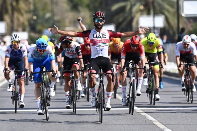 Gaviria wins controversial sprint in last stage at Tour of Oman ...