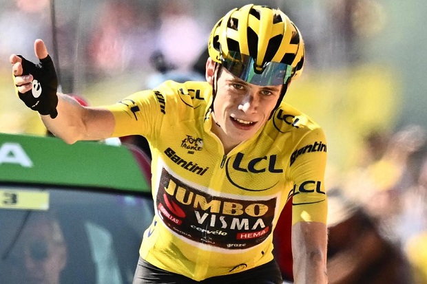 Vingegaard extends contract with Jumbo-Visma