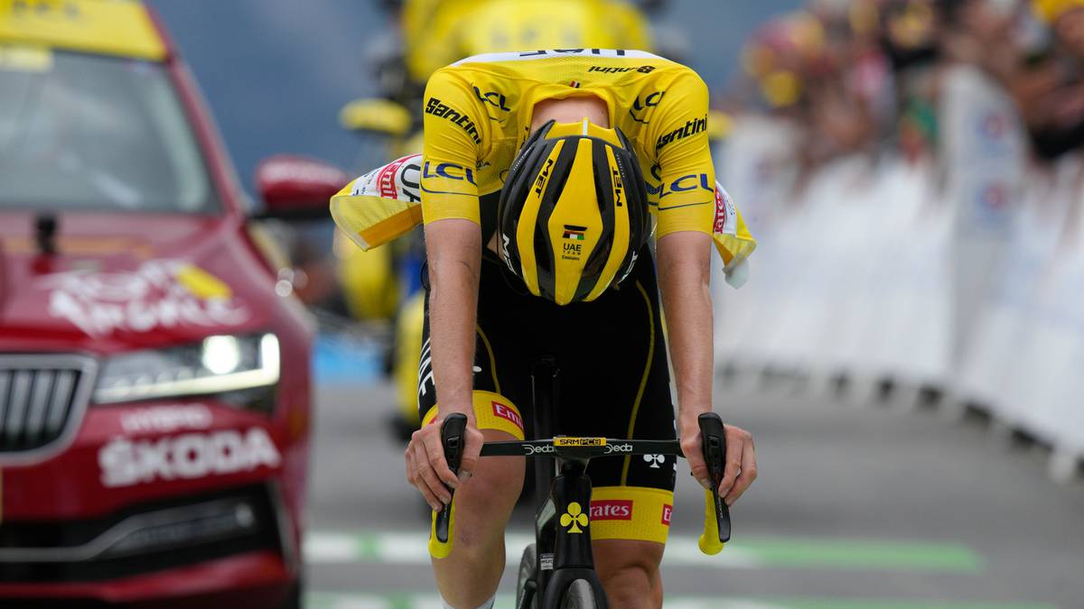 Diễn biến chặng 11 giải đua xe đạp Tour de France: Jonas Vingegaard giành áo vàng - Ảnh 1.