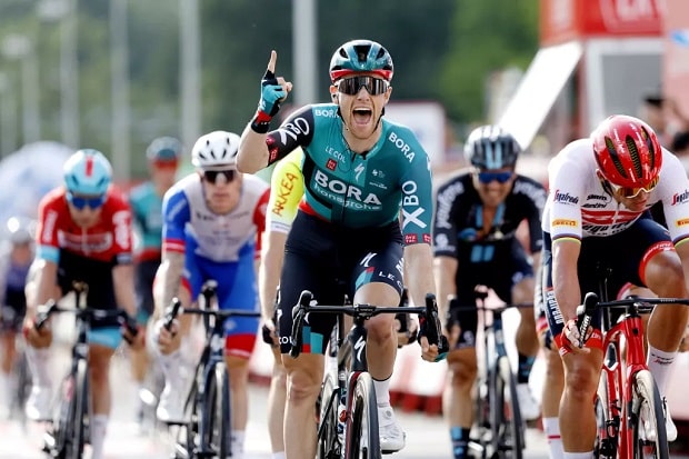 Sam Bennett ends drought in the second stage of the Vuelta | Cycling ...