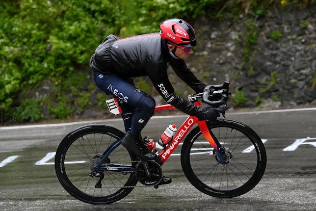 Tao Geoghegan Hart Tao Geoghegan Hart cae fuera del Giro de Italia
