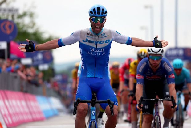 Matthews supera a Pedersen y se lleva la etapa 3 del Giro