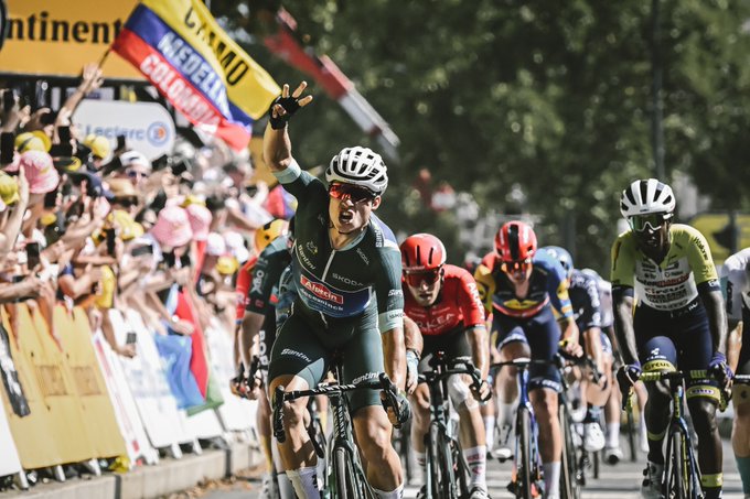 Cavendish denied by mechanical failure as Philipsen completes Tour  hat-trick, Tour de France 2023